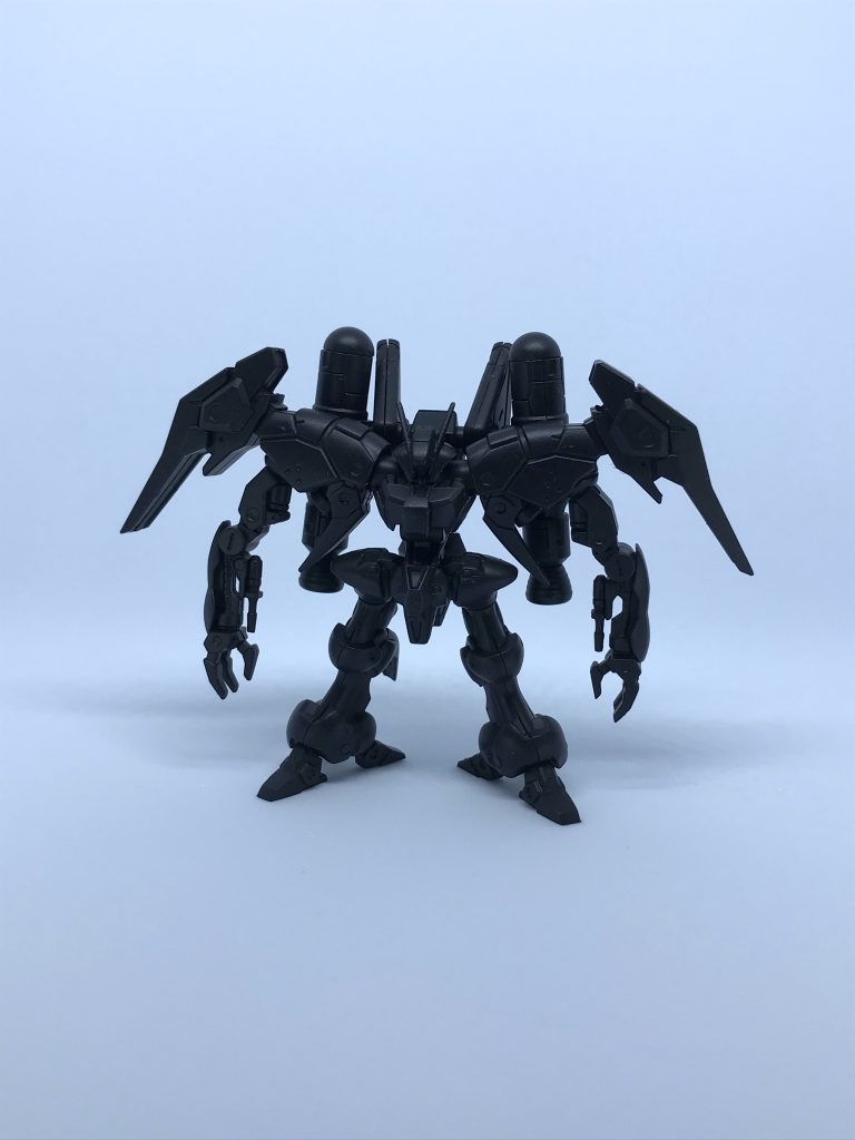 ファレホのプライマーサーフェイサーのブラックをエアブラシ塗装した状態。黒く塗ると多少塗り残しがあっても影のように見えるので便利です。