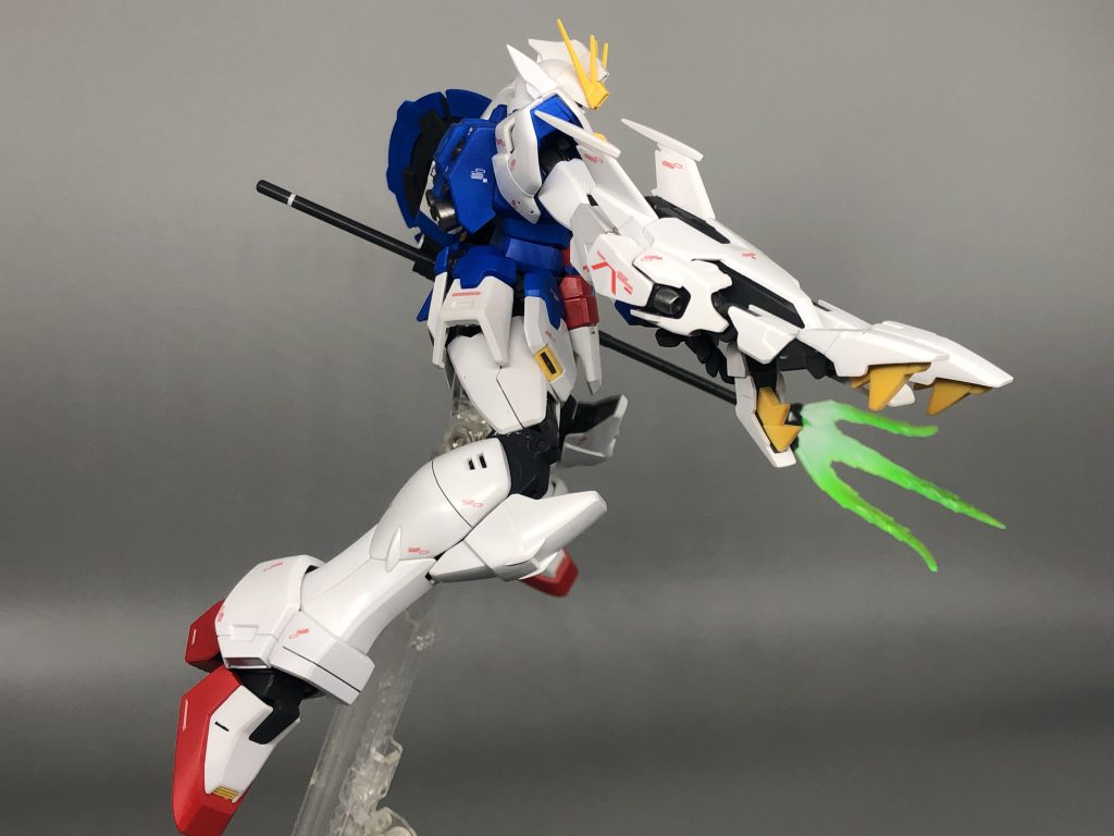 内部フレームはABSの為安定したポージングができます。