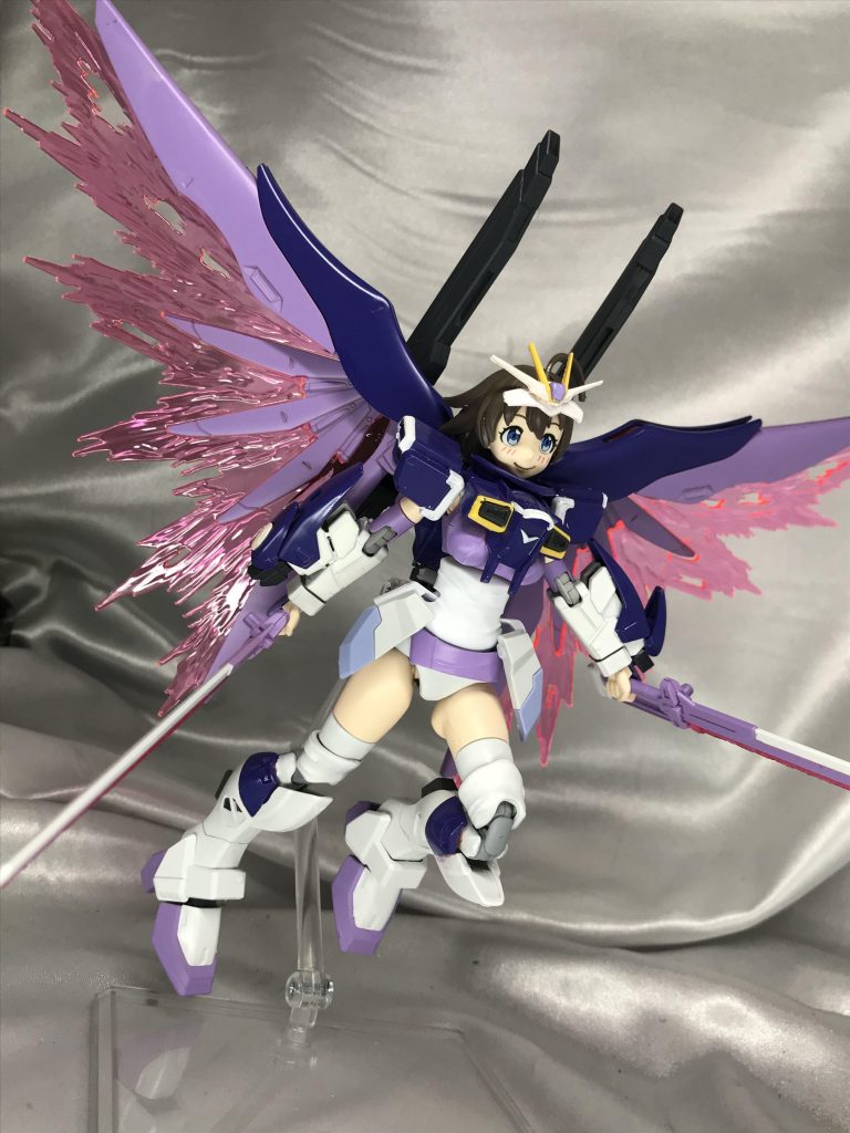 アームの渋みも絶妙で、展開してもしっかり保持できます。一応形にはなりましたが、背部の装備が頭に干渉するなど課題もまだあるので、アイディアが出次第アップデートを重ねて理想にキットに進化させようと思います(*゜ー゜)