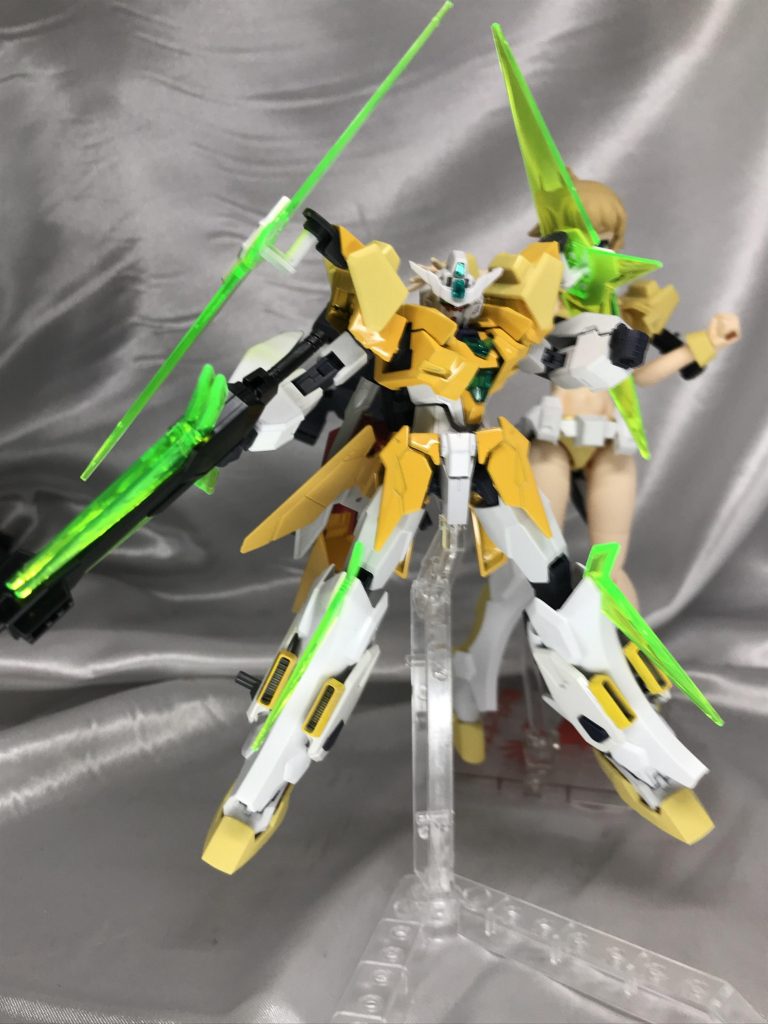 コアガンダム ウイニングアーマー装備状態。胴体と腰はアルスアースリィから、他はメルクワンに装備を重ねて自作しました。足はZZっぽく、着てる感じを出すため大型化してます。頭部は飾りなく、コアのままの頭部にしてます。