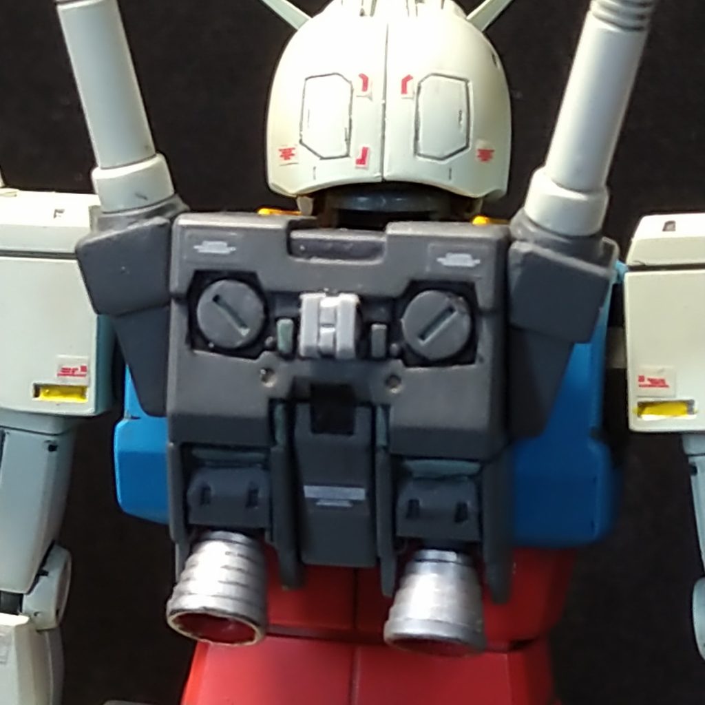 ランドセル、腕、腰の3mm穴隠し プラ板から適当にモールド入れて加工。後頭部の赤マーキングは後でデカールで修正追加してます。シールじゃなくてデカール欲しい。