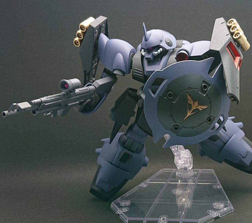 ライフルはゼー・ズールのビームマシンガンをベースにヤクトのビームガトリングガンのストックとスコープを付けました。(後述)