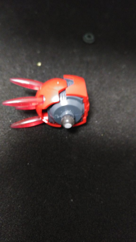 ゾゴックの腕との接続はポリキャップの丸い奴とプラ棒で繋いでます