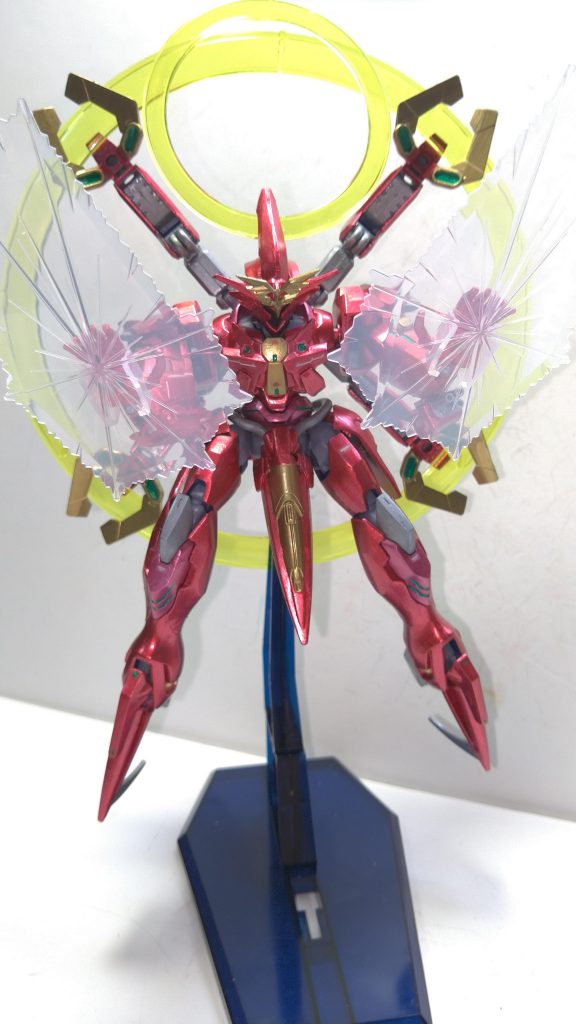 サイコ・フィールド展開状態、頭部の小型サイコ・シャードと合わさって限定的ではあるが、強力なバリアを展開可能。