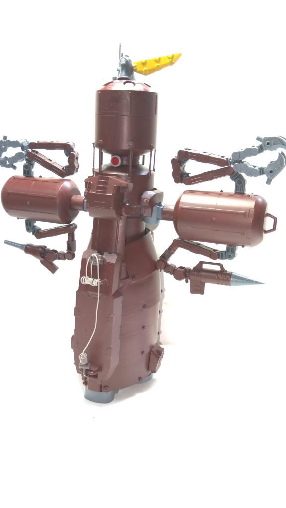 ４本のアームは、溶接用バーナー、ドリルアーム、クローアーム二種となっています。また前掛け部分には新たに牽引に使えるウィンチアームを追加しています。