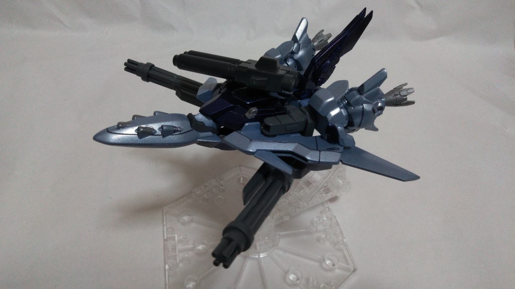 各種武装はフレキシブルに可動