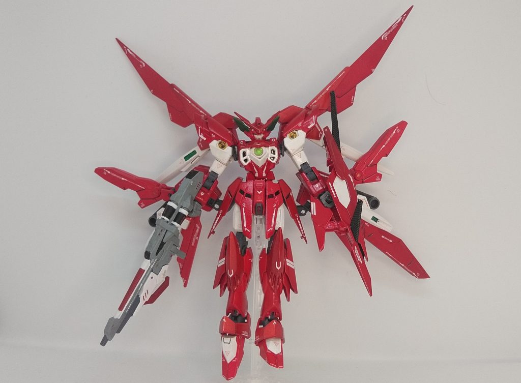 XXXG-01WfpS ウイングガンダムフェニーチェパニガーレスパツィオ  リベルタは陸戦仕様であったがパニガーレでは一部パーツの換装で宙間戦闘に対応している。スパツィオはイタリア語で宇宙と言う意味です。追加パーツは余りパーツをそのまま使いました。