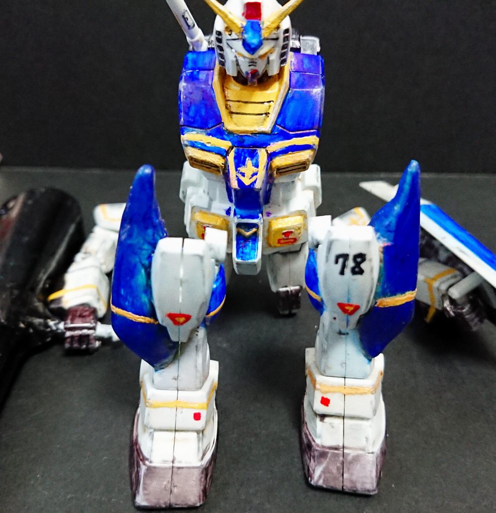 で、今回一番頑張ったところ。肩、肘、膝をリアルにマグネットコーティング...というかマグネット接続にしてみました。なので肩、膝下が外れます(肘の稼働は接着の都合上厳しくなっちゃいました)。