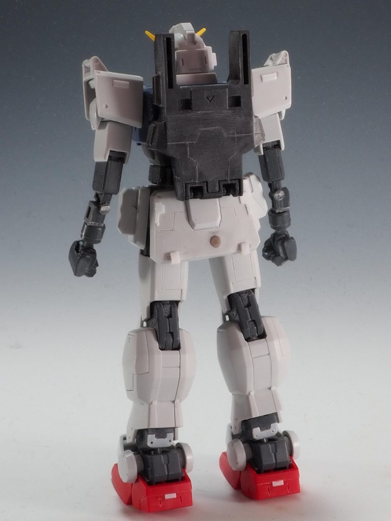 腰アーマーにマシンガン懸架できるように磁石を仕込んでます。