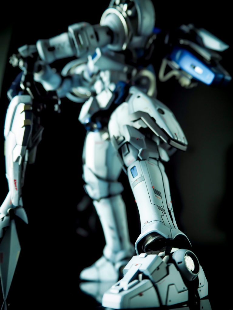 今回は特に足回りのスジボリを沢山入れました。