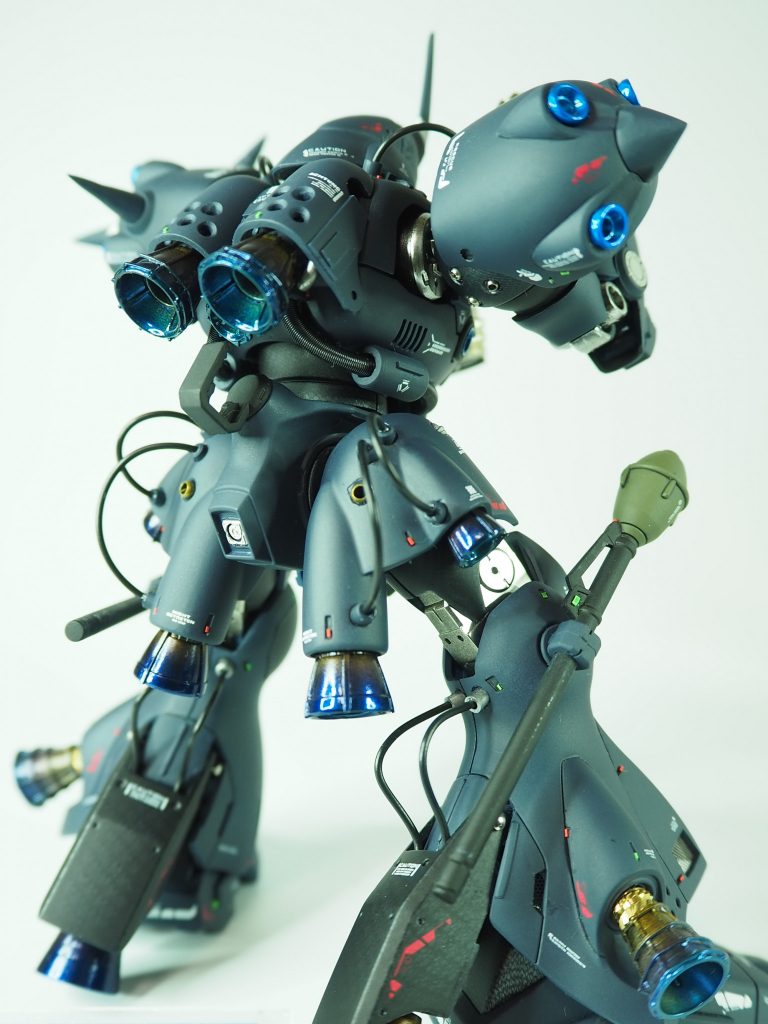 合わせ目消しやパイピング、踵のバーニア周りのスクラッチ楽しくやれました。