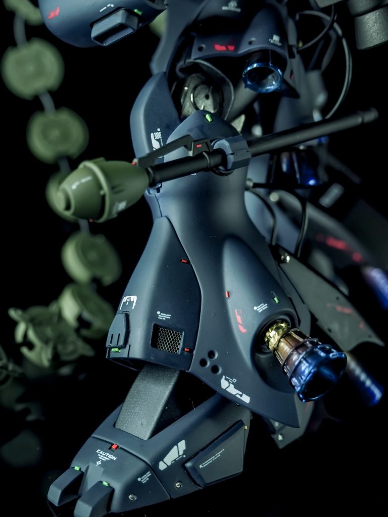 スリッパ部分はプラ板でボリュームを持たせました。