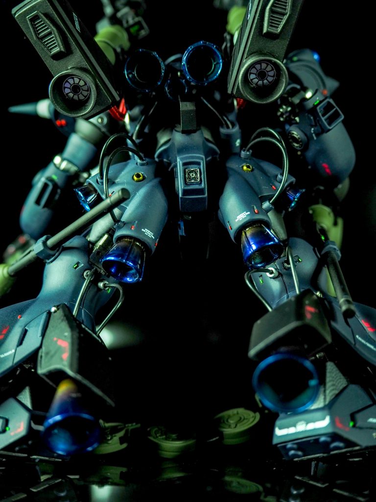 バーニア内にはメタルパーツを仕込みました。