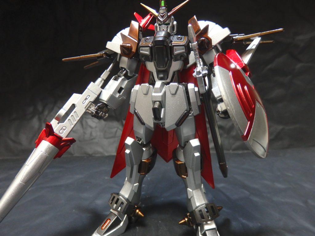 塗装は充電式エアブラシです。銀:EXシルバー(g)銀(武装部分):スターブライトジュラルミン(g)赤:スターブライトジュラルミン(g)→クリアーレッド(g)茶:スターブライトジュラルミン(g)→クリアーブラウン(Mr)黒:スターブライトアイアン(g)今回は溶剤にガイアカラーのメタリックマスター(T-09)を使用しました。今までメタリック系を塗装する際、ガイアカラーの薄め液(T-01)とMrカラーのうすめ液を適当に使い分けていましたが、今回は今までよりキレイに塗れている様な気がします。ブラウンは塗装がヘタ過ぎてムラがありますが、味があって良いという事にします。