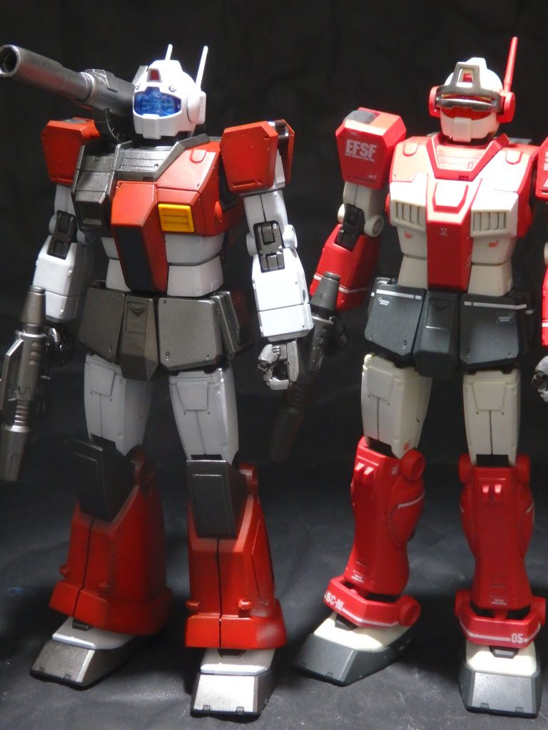 以前作った『ジム・インターセプトカスタム』とはパーツ共用で、特に下半身は同じなのです。今回は違いますが、もし同じカラーリング、仕上げで作っておけば、下半身の付け替えで空間突撃仕様への換装が簡単にできますね。