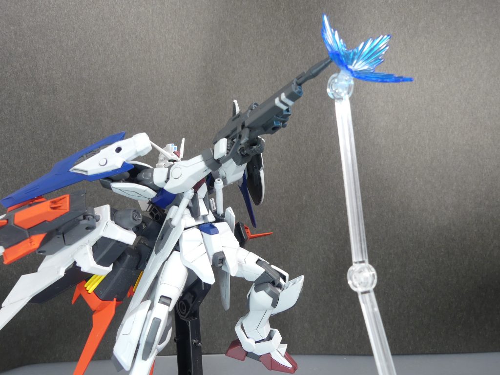 ノースポール　収束ビーム砲：ノーザンストライカー部分の唯一の装備。大火力のビームを発射する。一応合体した状態でも使用可能。高エネルギービームライフルなど：ＡＬネイキッドの基本武装はそれぞれ威力が向上。アルの基本に忠実なバトルスタイルが生かされる形態である。