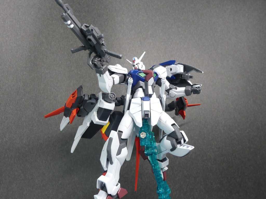 もちろん背中側が重くなるので、スタンドもしっかりしたものに･･･自分としては珍しく、ストライカー側に３ミリ穴を開けていません。