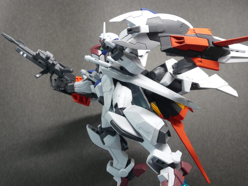 側面スラスターユニット：ネイキッド側に装備されたフライトユニットと共に、大気圏内での飛行能力を得る。アームを展開することで高速飛行形態へ移行。変形などを使用せずとも高機動能力を発揮する。メテオホッパー部分は比較的そのままです。一部の肉抜きだけ埋めました。