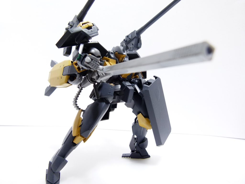 試作レールガン：イオク様と言えばこれと「何故だ、何故当たらん！」って人も多いかも･･･ＭＳオプションセット７が発売したときのもの。勿論装備可能。過去作は色々あるので今後もいくつか･･･【次回予告予定】もう一回過去作か。それとも新規機体が間に合うか・・・？３月上旬以降を予定。