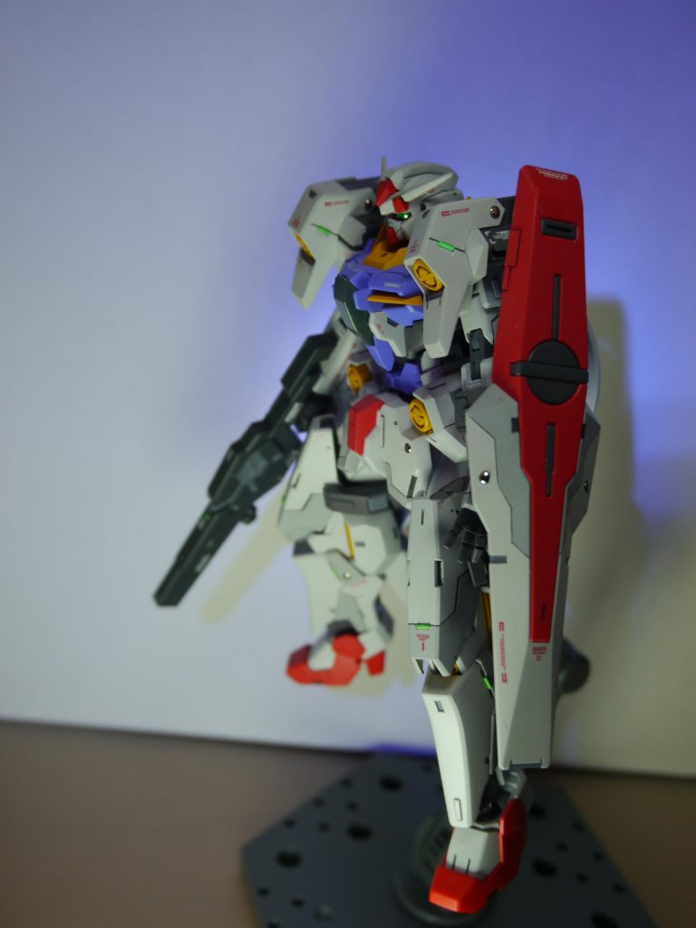 シールド側今回もプラバンやメタルパーツを使用してます