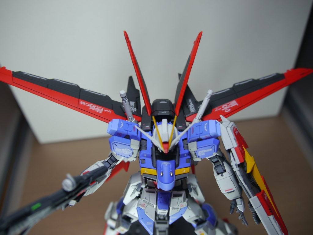 上から先日の地震で一部パーツが折れました…かなりでかい地震だったのに破損したのがパーツのみでよかった 