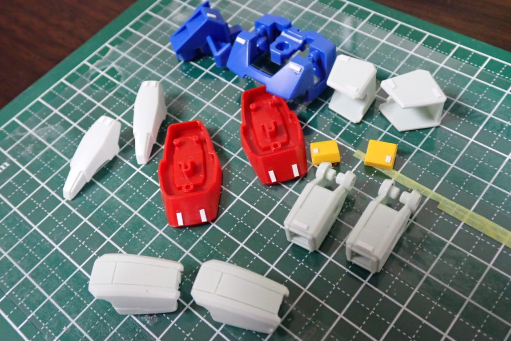 プラ板チップ取付とスジ彫り箇所