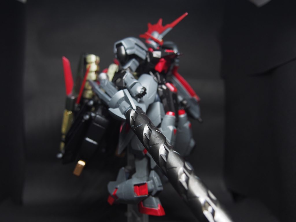 フヴェルゲルミル巨大なドリル貫通力はもちろんのこと、その巨大さから打撃攻撃も可能あまりにも巨大すぎるので隙はかなりデカイが、後述するサーペントヴァイトでその隙を補う