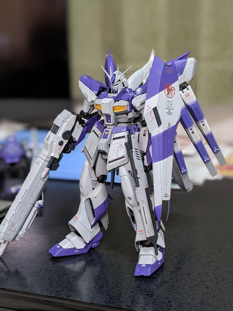 Hi-νガンダム。素晴らしいプロポーション。 