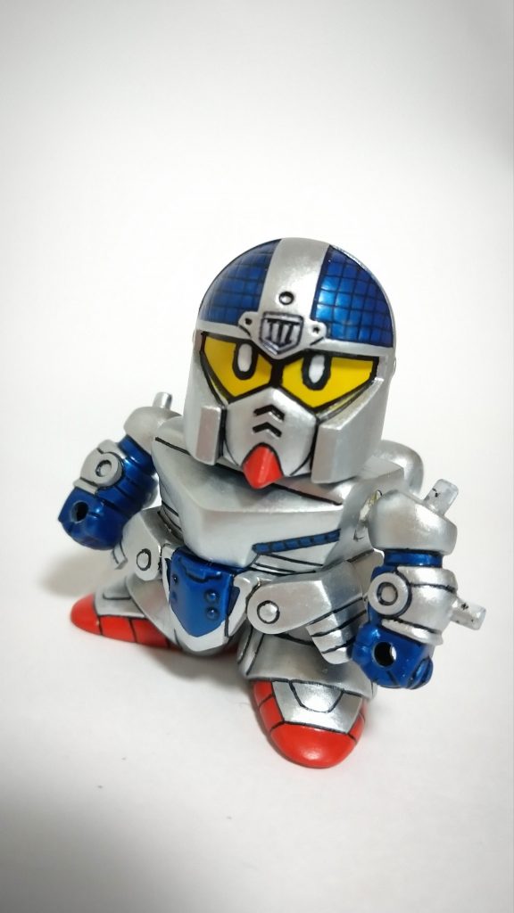 何も装着しない、軽装バージョン。額にガンダムマークⅢの名残があります。