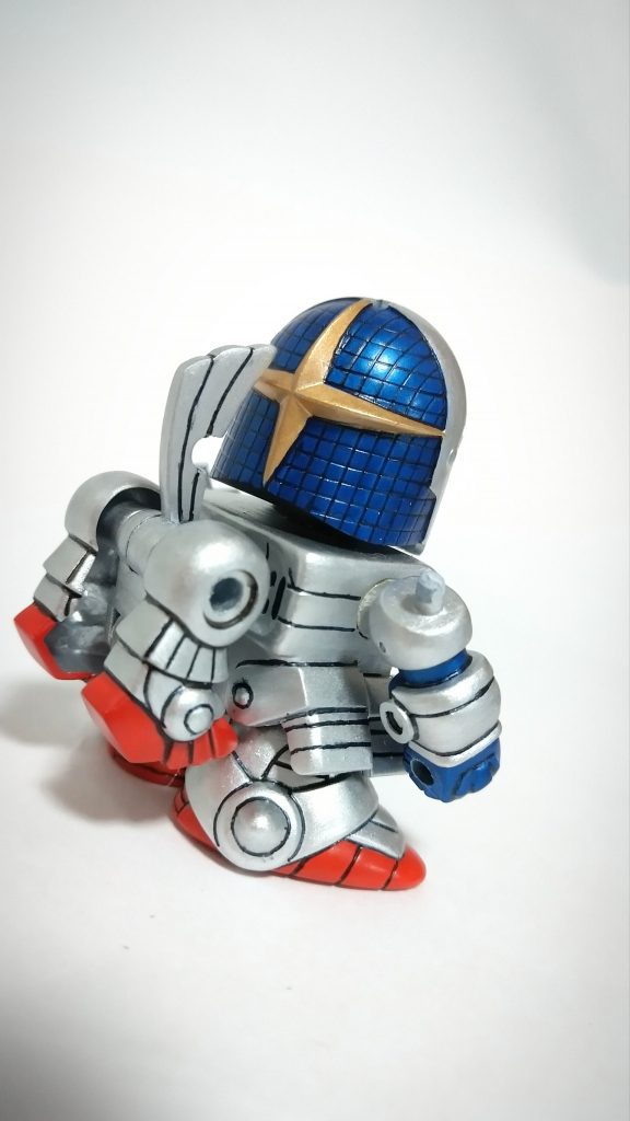 後頭部の十字がなかなかカッコいい