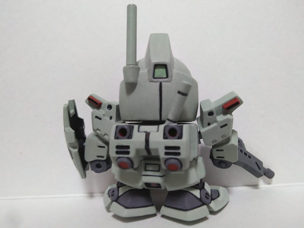 腕は肉抜き穴を埋めて可動を追加しています。