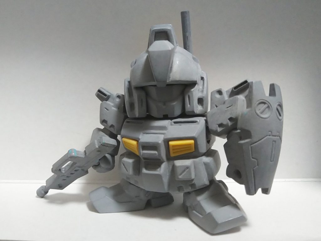 ほぼ形が出来てきた頃。塗装下地はアクリジョンベースカラー。本塗装は水性塗料筆塗りです。