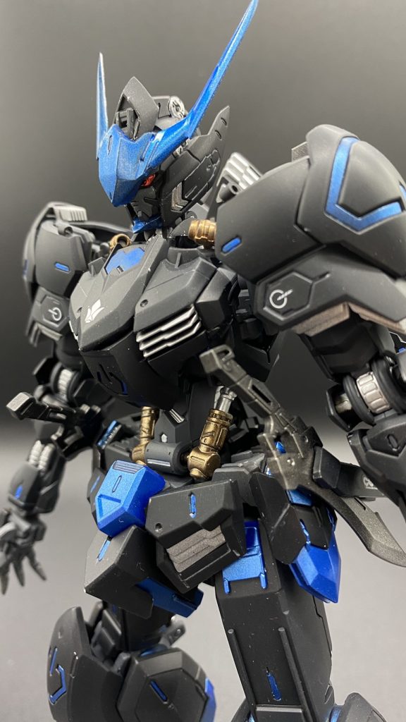 というわけで、黒青バルバトスでした。次はコマンドウルフを塗装する予定なので、次のガンプラ塗装は不明作品だけならHG4号機やヅダも組んでるんですけどね…FAGやナイツマのイカルガ等、組む労力がいるものを結構積んでまして…ではまた！皆様今更ながらよいお年を… もう2月ってマ？