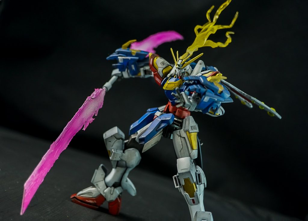 持ち手は連結が可能両刃剣にしたり、柄の長い大剣にしたり