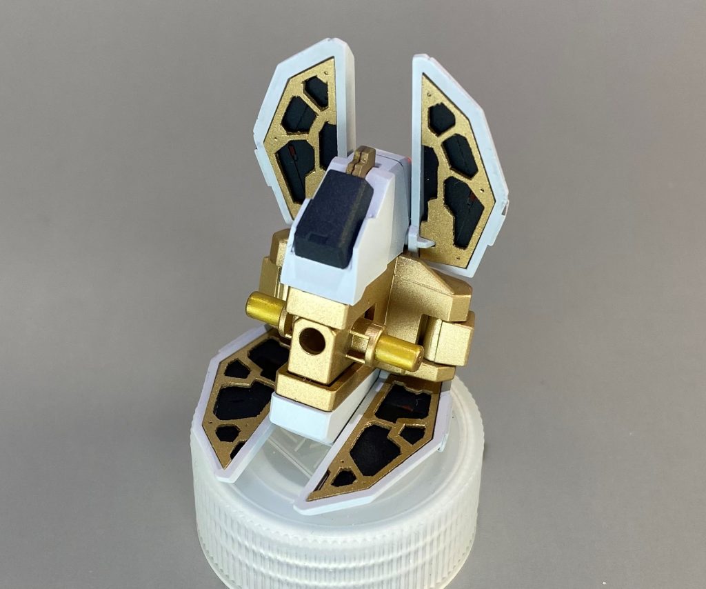 スカート裏にプラ板でトラス構造体を作りました。