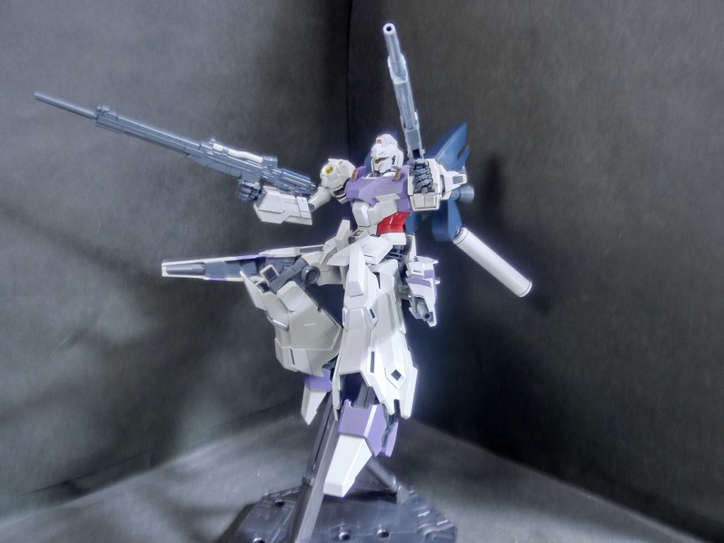 シールドを腰部に装備変更することでスマートガンとして使用