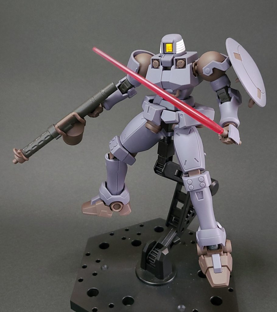 製作小話太ももと腕の合わせ目は処理しましたしかしよく見ると跡が残っています塗装しないで合わせ目を消すのは難しいですねカメラ部分の裏にはラピーを貼ってあります合わせ目処理+つや消し仕上げです最後につや消しトップコートを買おうとしたら売り切れていましたプラモデルが流行しているからだと思います次の入荷は3月初旬ごろとのことでしたまだ2本ぐらい残っているから大丈夫!なはずです…最近は多くのみなさんに見ていただけているようでうれしいですこれからもたのしんでガンプラを作っていきたいと思いますのでよろしくお願いしますそれでは体調に気をつけてお過ごしくださいませ✨