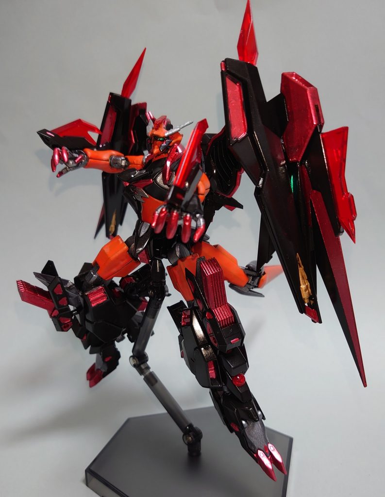 ・ヒートブレード武装は主にOPで使っていた前椀部のヒートブレード。MSGのガンブレードランスのパーツを手の甲に3mm接続で使用してます。