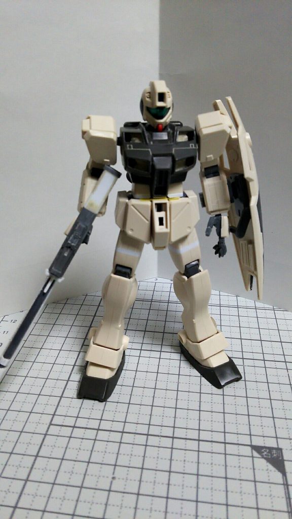 塗装前の改造後仮組み:足延長のおかげでオリジナルよりもプロポーションがいい感じになりました。加えて肩関節軸もオリジナルよりも少し上にずらす加工を施すことによって、理想のジムコマンドのプロポーションに近づけるよう工夫をしました。最後までご覧いただきありがとうございました。Webページに本作品の制作過程等を載せておりますので、併せてぜひご覧ください!https://yutashimane.github.io/GMC.html