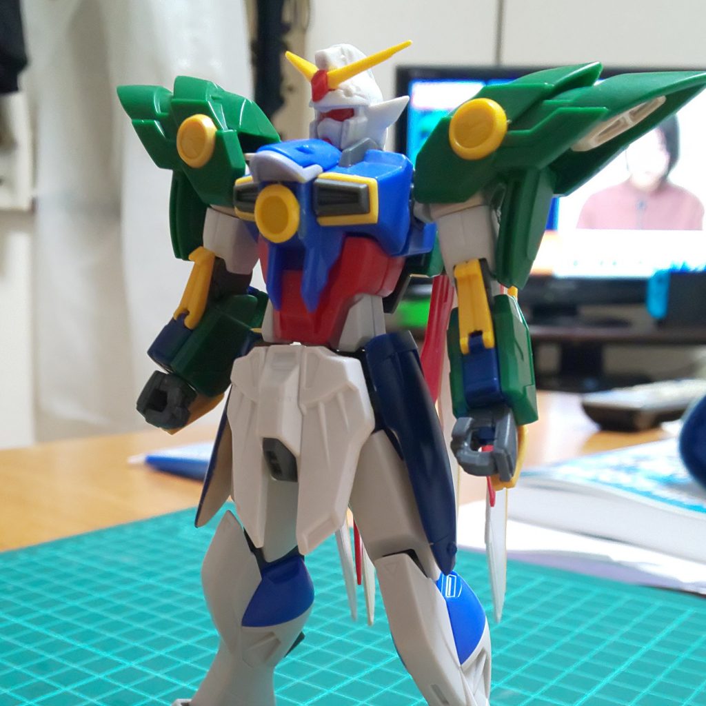 塗装前。ウイングガンダムでいいパーツもあえてフェニーチェを使ったりしている細かい芸。