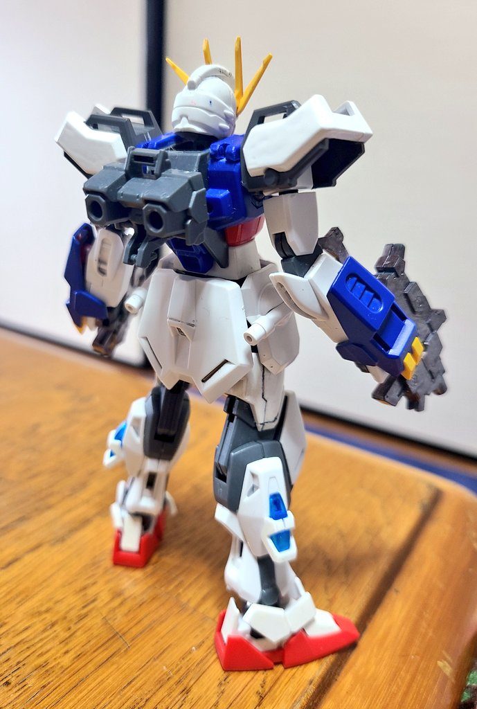 バックショットになります。スラスターは30MMのアルトのものを使用しました。このシンプルな感じが好きです。