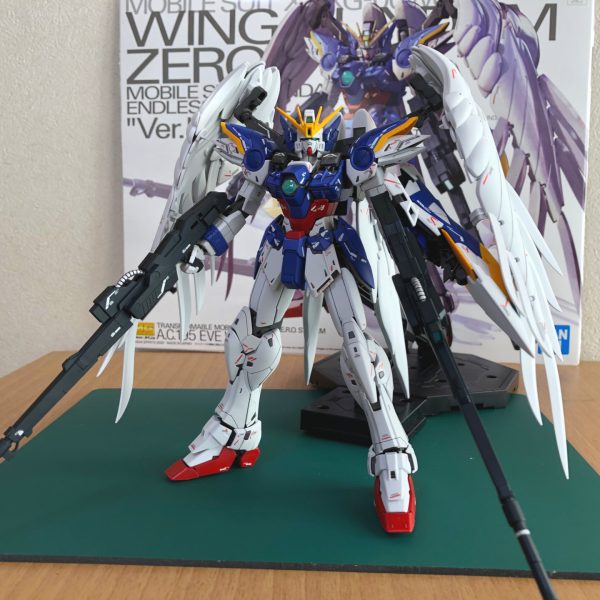 ウイングガンダムゼロEW ver.ka 箱絵カラー