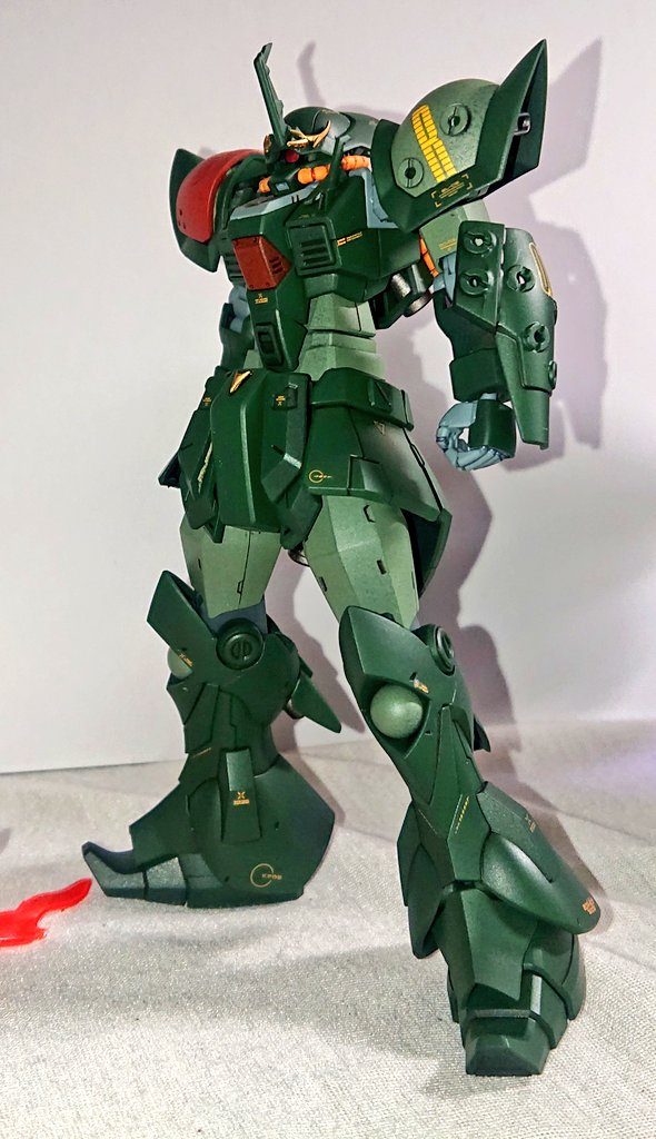 素立ち基本的にはイフリート・シュナイドとギャンクリーガーのミキシングとなります。