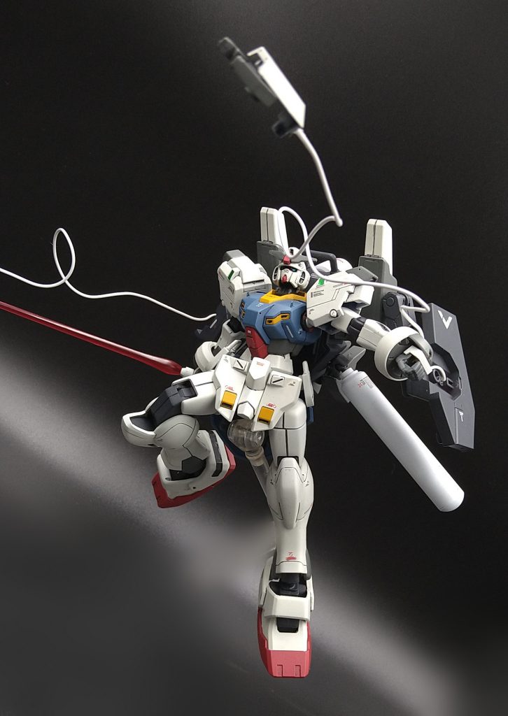 デブリ等を使ってバーニアによる姿勢制御では出来ないような方向転換などが出来ると思います。