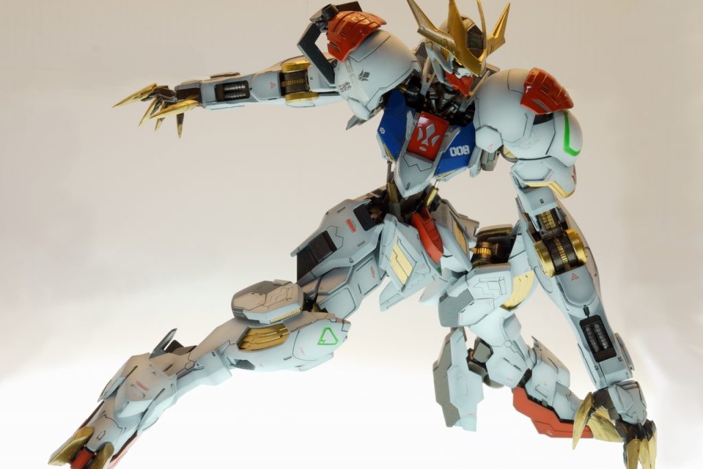 特に力を入れたのが、「 尖っている 」感じを出すことです。エッジを出すのと、先を尖らせるのに注力しました。