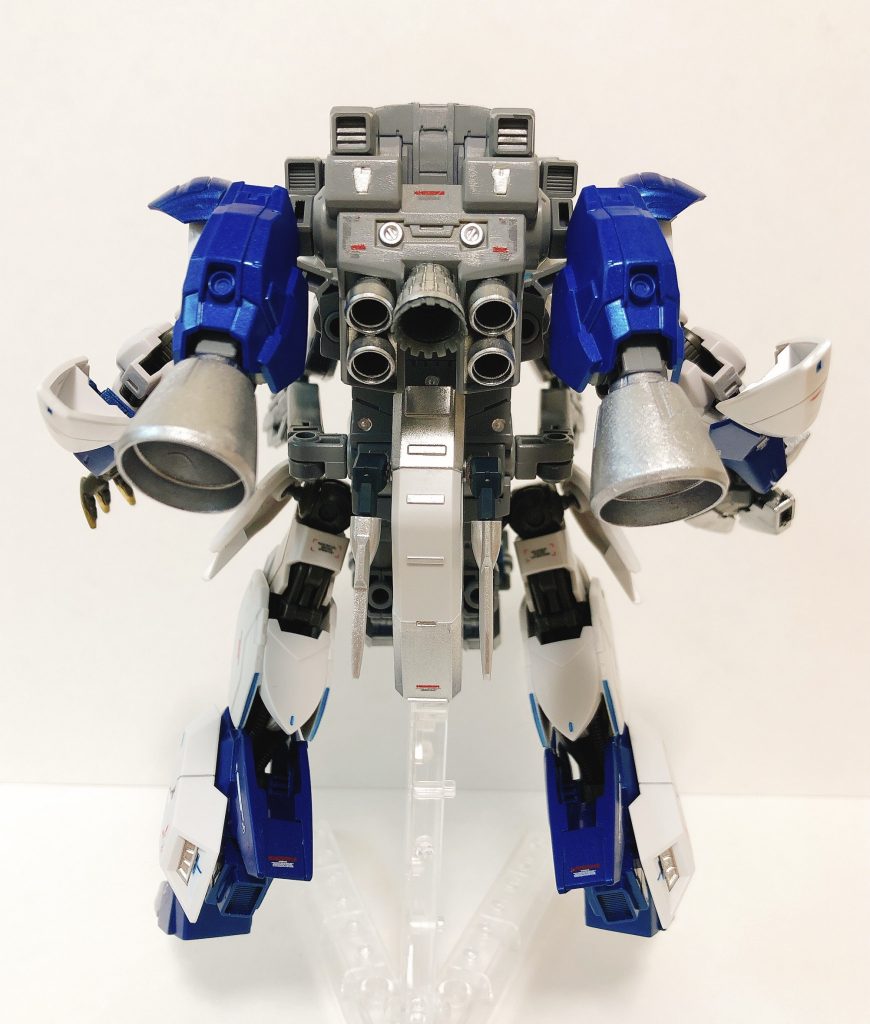 レフトオーヴァ―ガンダムこれまではコアガンダムの手足の付け替え、アーマー装着でしたがコアガンダムの良さをそのまま活かしたいと思い、乗り込む方式で改造してみました!