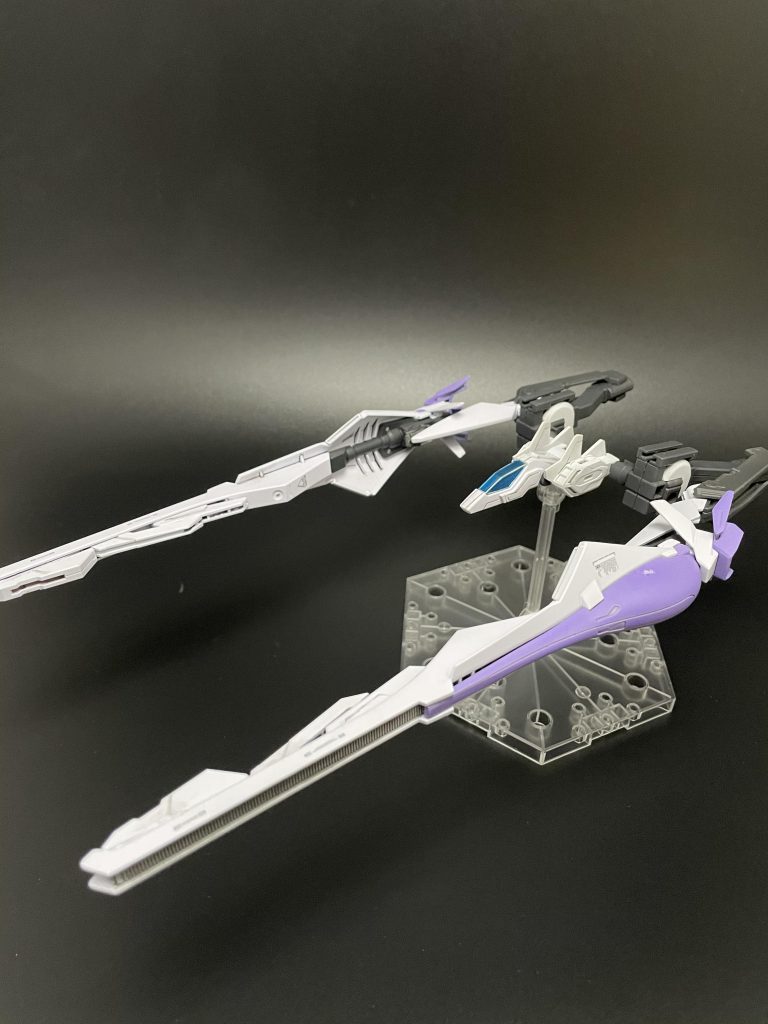 Fミーティアミーティアの機能を格闘戦に絞った追加ユニット。ガンプラバトル特有のスケールサイズの違うレイド戦の大型MSやMAに対応するために用意。ユニバースブースターとフルドドⅡのウィンチキャノンで制作。Fは格闘の「fight」と本家ミーティアとは違い単独飛行ができる戦闘機であるという「fighter」のダブルミーニング。