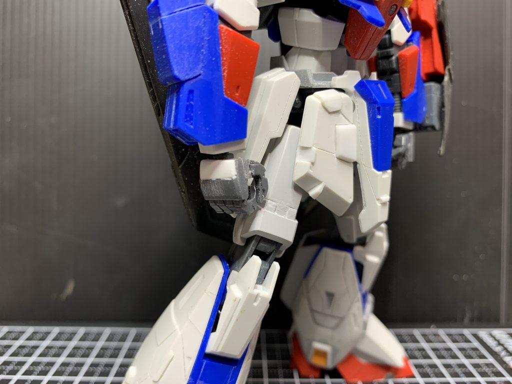 腹部の隙間が気になったので　プロポーションの改修がてら　腹部アーマーを作ってみました。他に首を1ミリ延長しています。