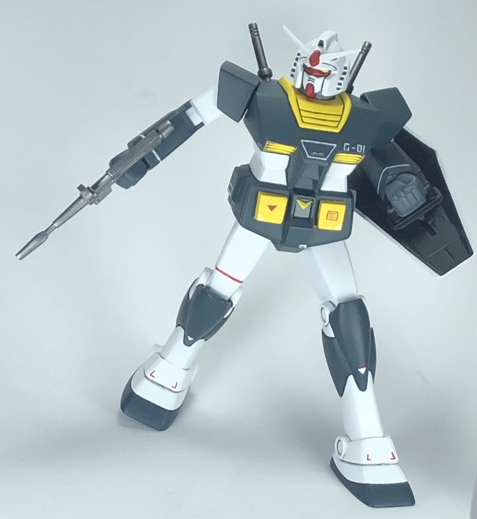 みぎをむくガンダム。