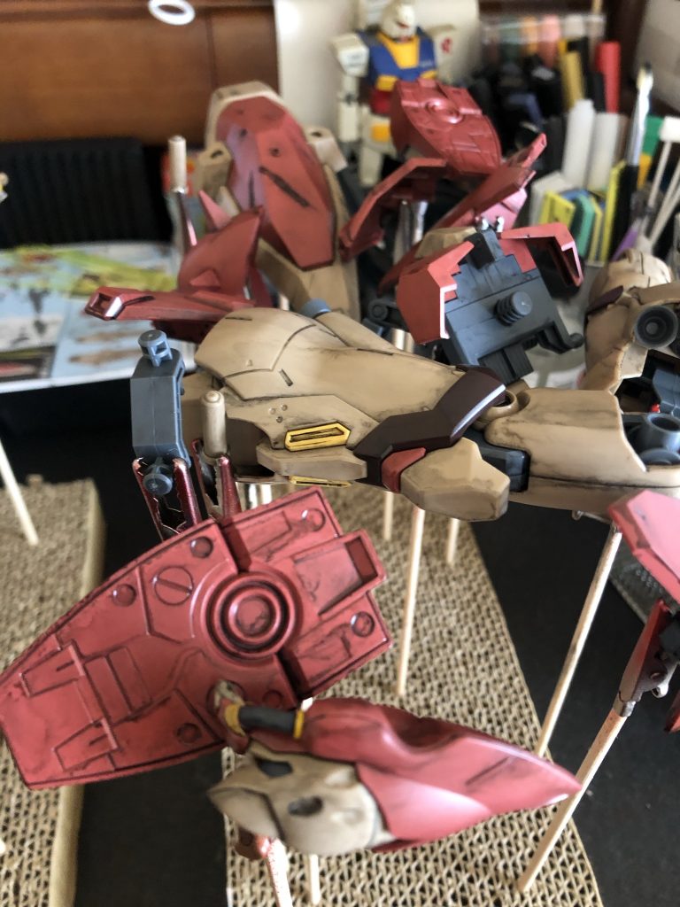 ウェザリングカラーブラックにてスミ入れ